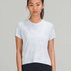 Lululemon Train to Be Short Sleeve Shirt Rainstripe Sheer Cloud Wash True Navy